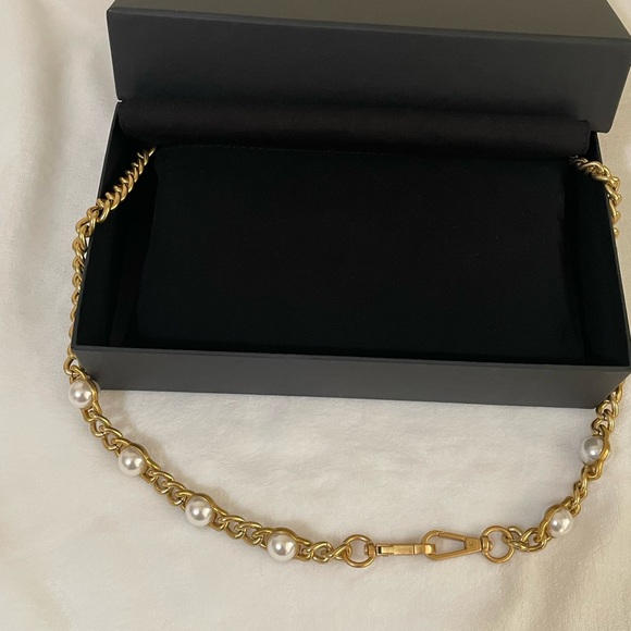 Chanel Lambskin Camellia Embossed wallet - Picture 2 of 16